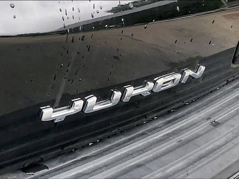 Used 2025 GMC Yukon XL Denali AWD/4WD image 30