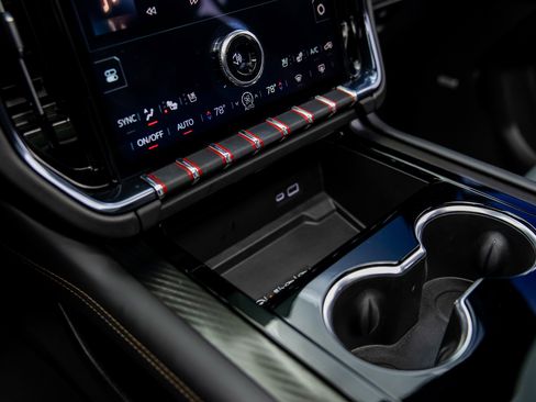 Used 2025 GMC Yukon AT4 w/ AT4 Premium Plus Package image 51