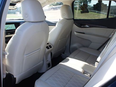 Used 2023 Buick Envision Avenir image 17