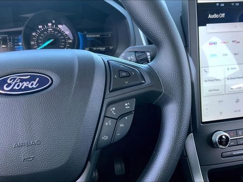 Used 2022 Ford Edge SE w/ Black Appearance Package image 18