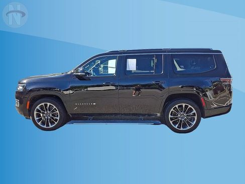 Certified 2024 Jeep Wagoneer Series III w/ Premium Group I AWD/4WD image 5