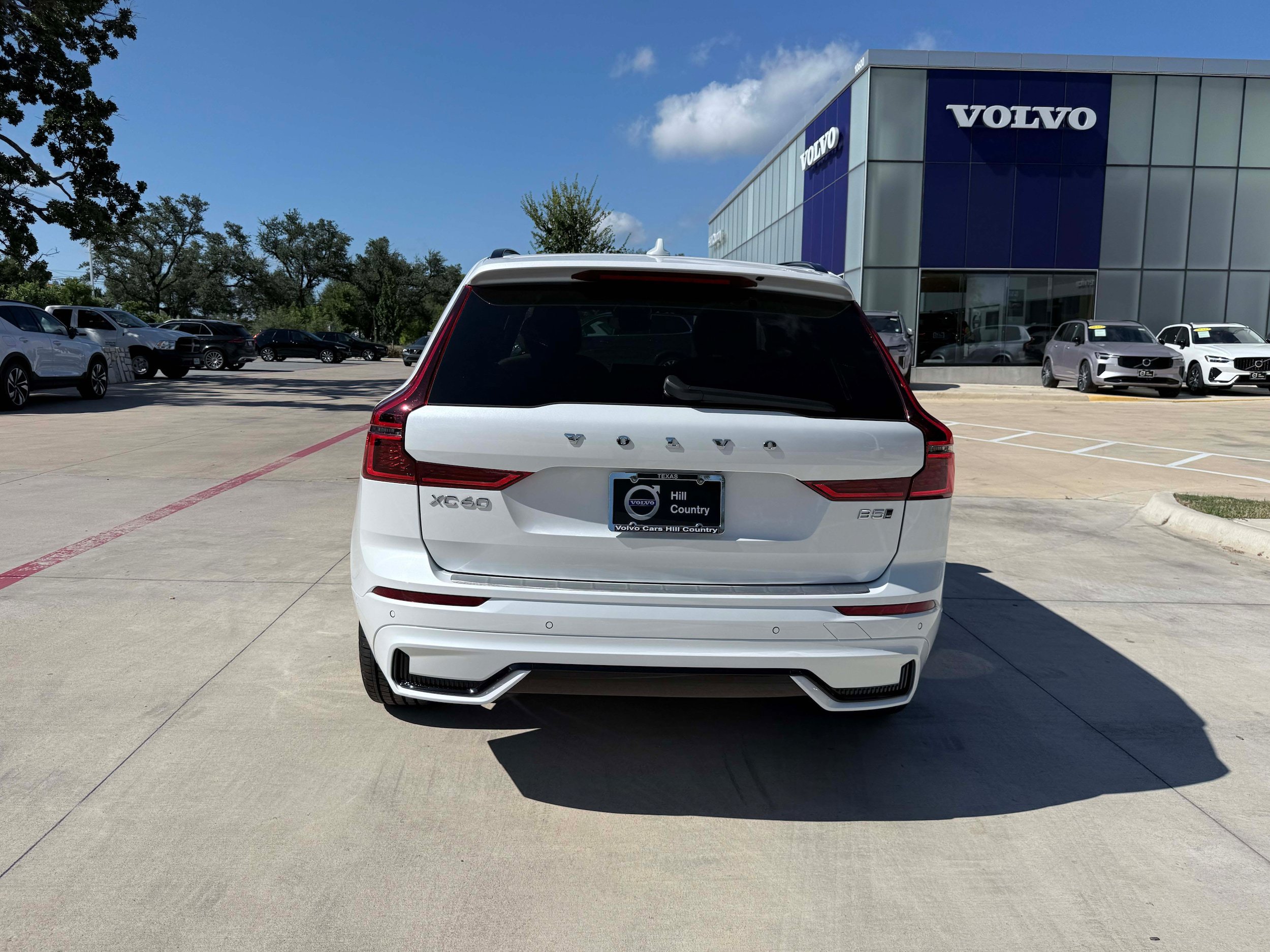 Certified 2026 Volvo XC60 B5 Plus AWD/4WD image 5