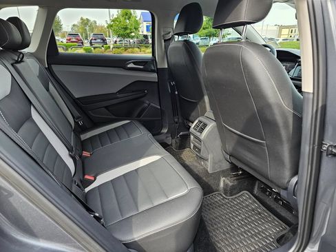 Used 2024 Volkswagen Taos SEL AWD/4WD image 15