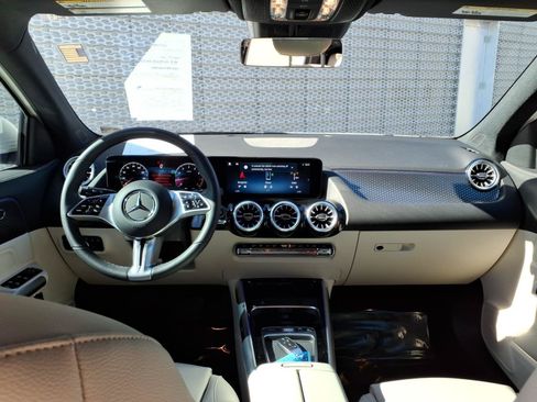 Used 2025 Mercedes-Benz GLA 250 4MATIC image 30
