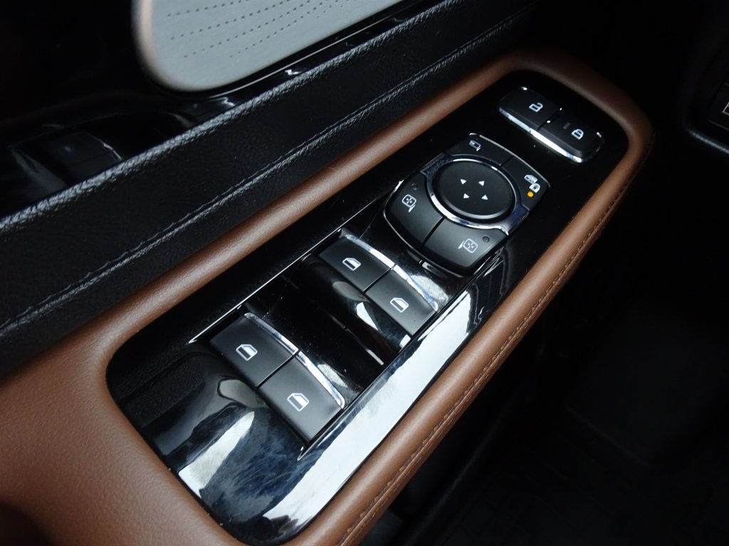 Used 2023 Lincoln Aviator Grand Touring w/ Equipment Group 301A AWD/4WD image 21
