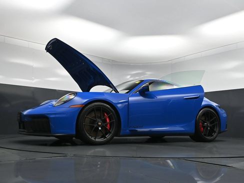 Used 2025 Porsche 911 Carrera GTS RWD image 35