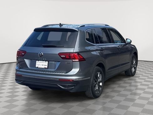 Used 2023 Volkswagen Tiguan SE w/ Panoramic Sunroof Package AWD/4WD image 5