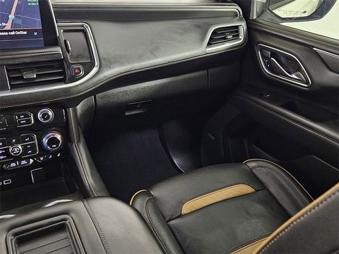 Used 2021 GMC Yukon XL AT4 w/ AT4 Premium Plus Package image 13