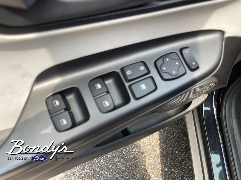 Used 2022 Hyundai Kona SEL FWD image 8