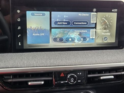 Used 2025 Nissan Kicks SV FWD image 25