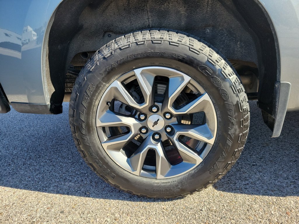 Used 2023 Chevrolet Silverado 1500 RST AWD/4WD image 5