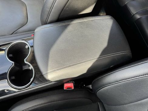 Certified 2018 Ford Edge Titanium w/ Equipment Group 302A image 18