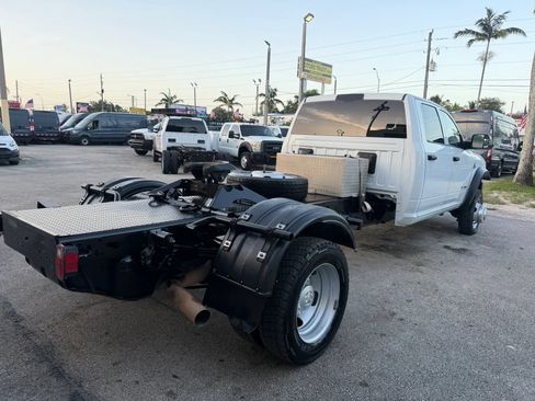 Used 2022 RAM 5500 4x4 Crew Cab w/ Chrome Appearance Group image 5