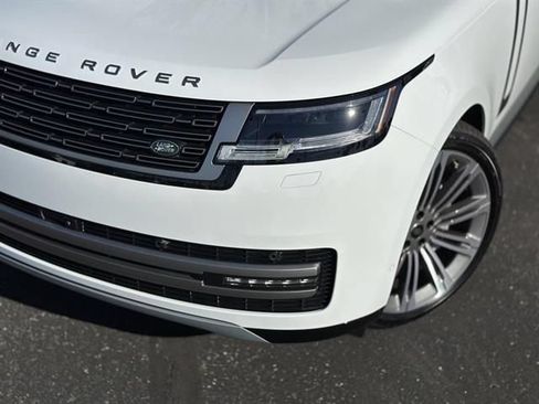Used 2025 Land Rover Range Rover Long Wheelbase SE AWD/4WD image 2