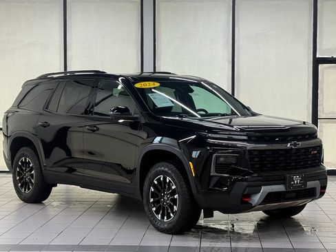 Certified 2024 Chevrolet Traverse Z71 w/ Enhanced Driving Package image 1