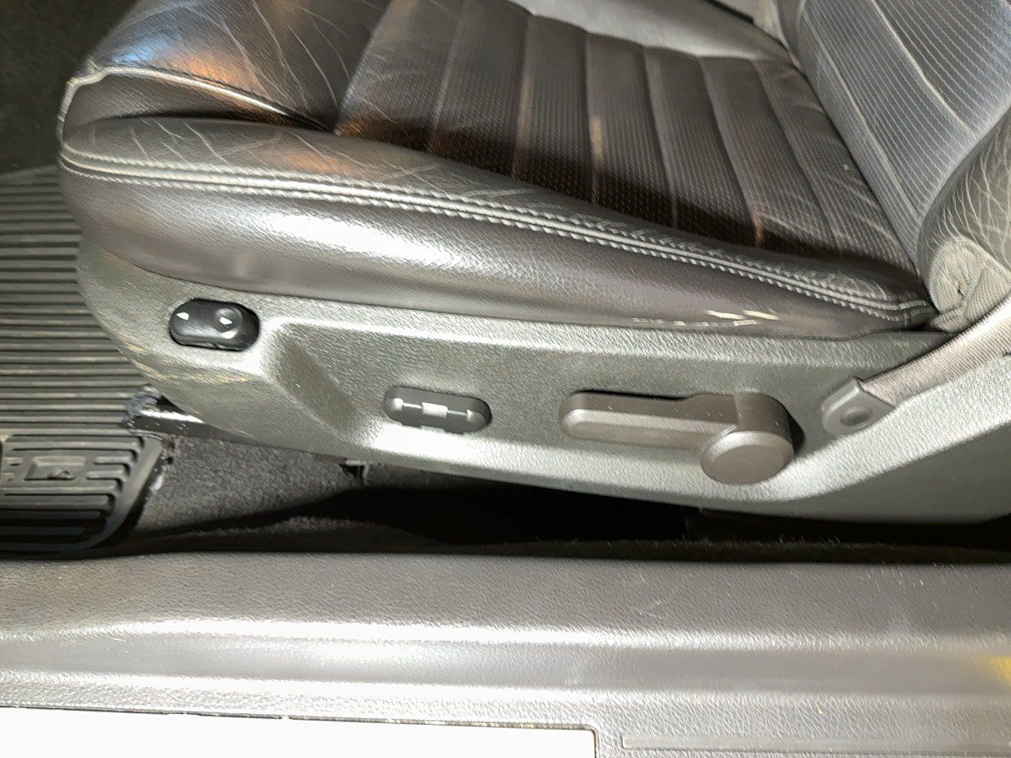 Used 2006 Ford Mustang GT Premium RWD image 15