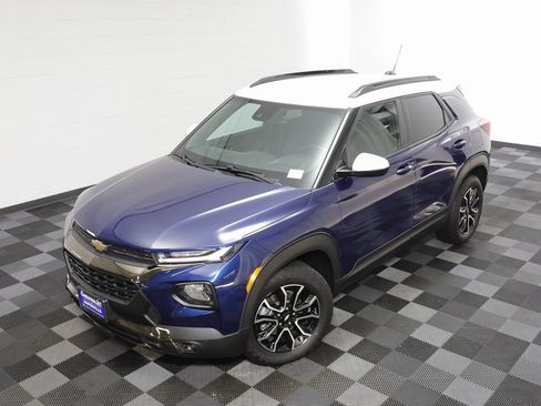 Certified 2023 Chevrolet TrailBlazer ACTIV w/ Convenience Package image 2