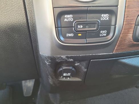 Used 2019 RAM 1500 Laramie image 24