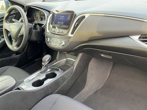 Used 2023 Chevrolet Malibu LT image 17