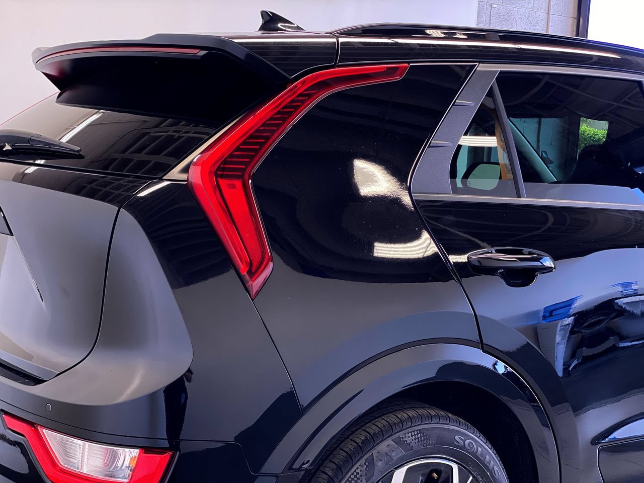 Certified 2024 Kia Niro Wind FWD image 10