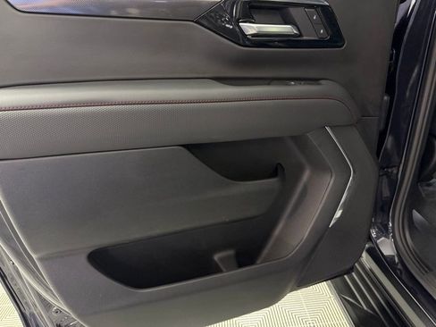 Used 2025 Chevrolet Suburban RST image 28