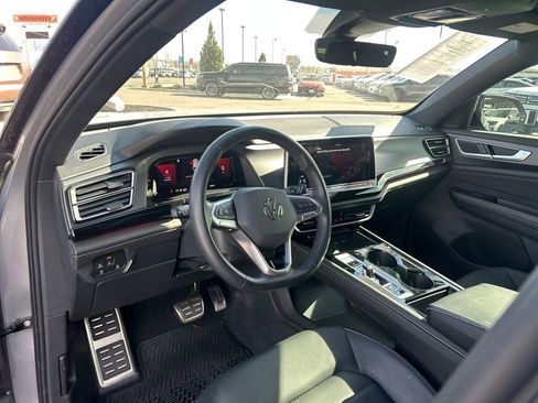 Used 2025 Volkswagen Atlas Cross Sport SEL R-Line AWD/4WD image 9