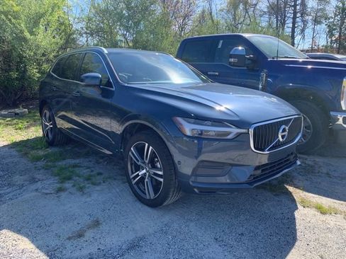 Used 2019 Volvo XC60 T5 Momentum w/ Premium Package image 2