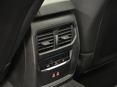 Used 2025 BMW 330i xDrive Sedan AWD/4WD image 15