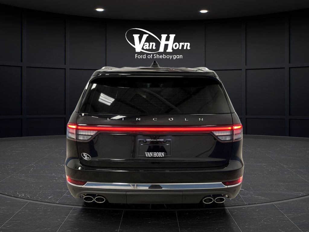 Used 2025 Lincoln Aviator Reserve AWD/4WD image 14