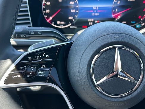 Used 2025 Mercedes-Benz GLS 450 4MATIC image 19