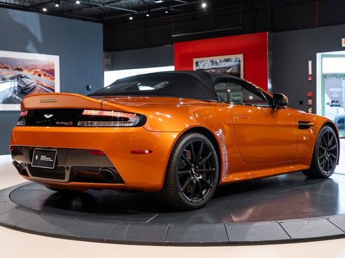 Used 2015 Aston Martin V12 Vantage S image 37