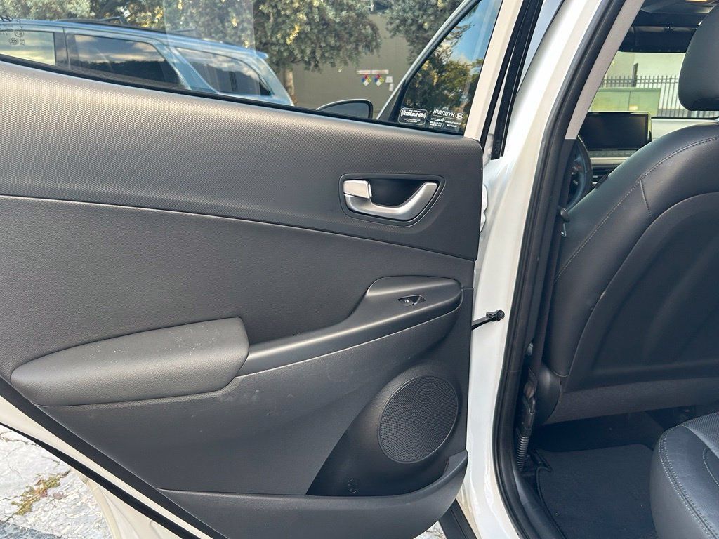 Used 2022 Hyundai Kona Limited FWD image 46