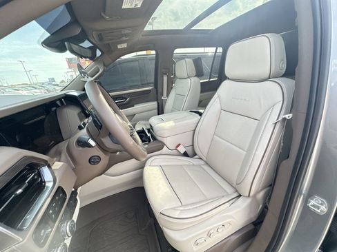 Certified 2025 GMC Yukon XL Denali w/ Denali Reserve Package AWD/4WD image 20