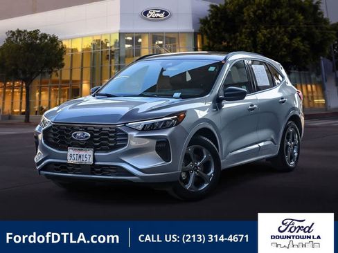 Used 2024 Ford Escape ST-Line w/ Cold Weather Package FWD image 1