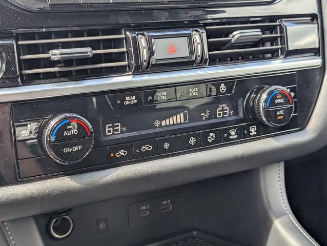 Used 2025 Nissan Pathfinder SL AWD/4WD image 26