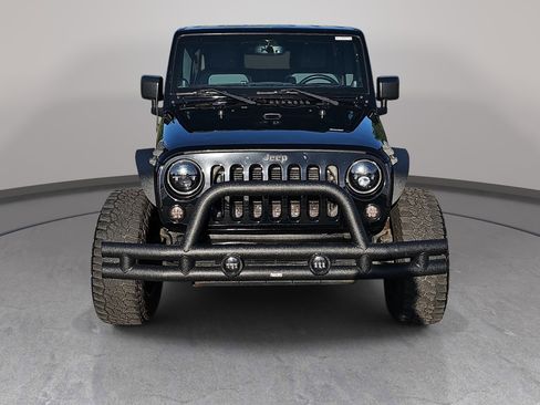 Used 2013 Jeep Wrangler Unlimited Sahara w/ Dual Top Group AWD/4WD image 2