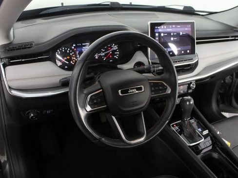 Used 2022 Jeep Compass Limited image 8