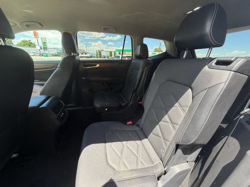 Used 2024 Volkswagen Atlas SE AWD/4WD image 9