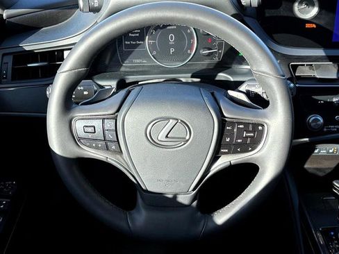 Used 2024 Lexus ES 350 Premium image 18