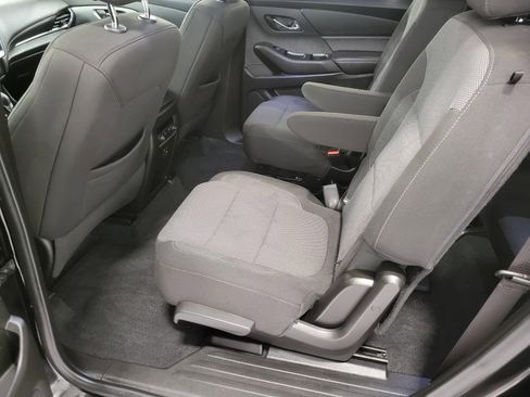 Used 2023 Chevrolet Traverse LT image 21