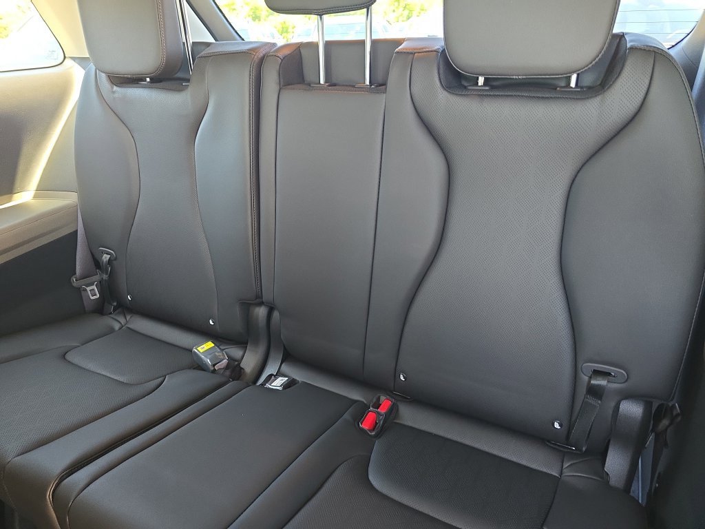 New 2026 Kia Carnival FWD image 17