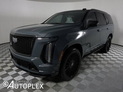 Used 2025 Cadillac Escalade V w/ LPO, ONYX Package image 10