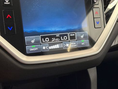 Used 2023 Subaru Ascent Premium w/ Convenience Package image 22