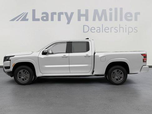 New 2026 Nissan Frontier SV w/ Tow Package AWD/4WD image 8