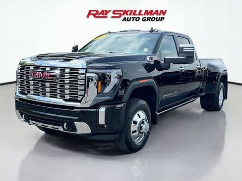Used 2024 GMC Sierra 3500 Denali w/ Denali Reserve Package AWD/4WD image 3