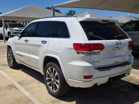 Used 2018 Jeep Grand Cherokee Overland AWD/4WD image 5