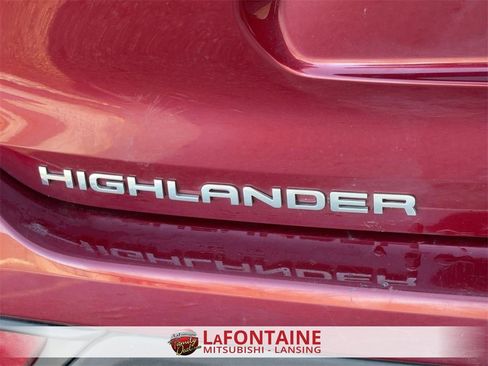 Used 2021 Toyota Highlander XLE image 10