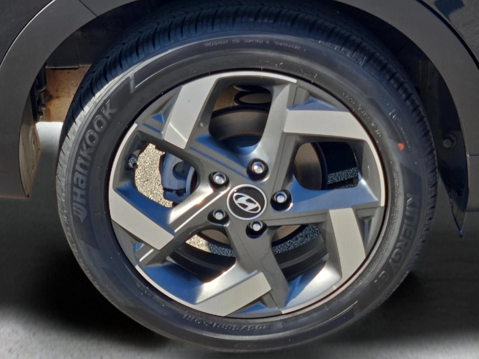 Used 2024 Hyundai Venue SEL FWD image 8