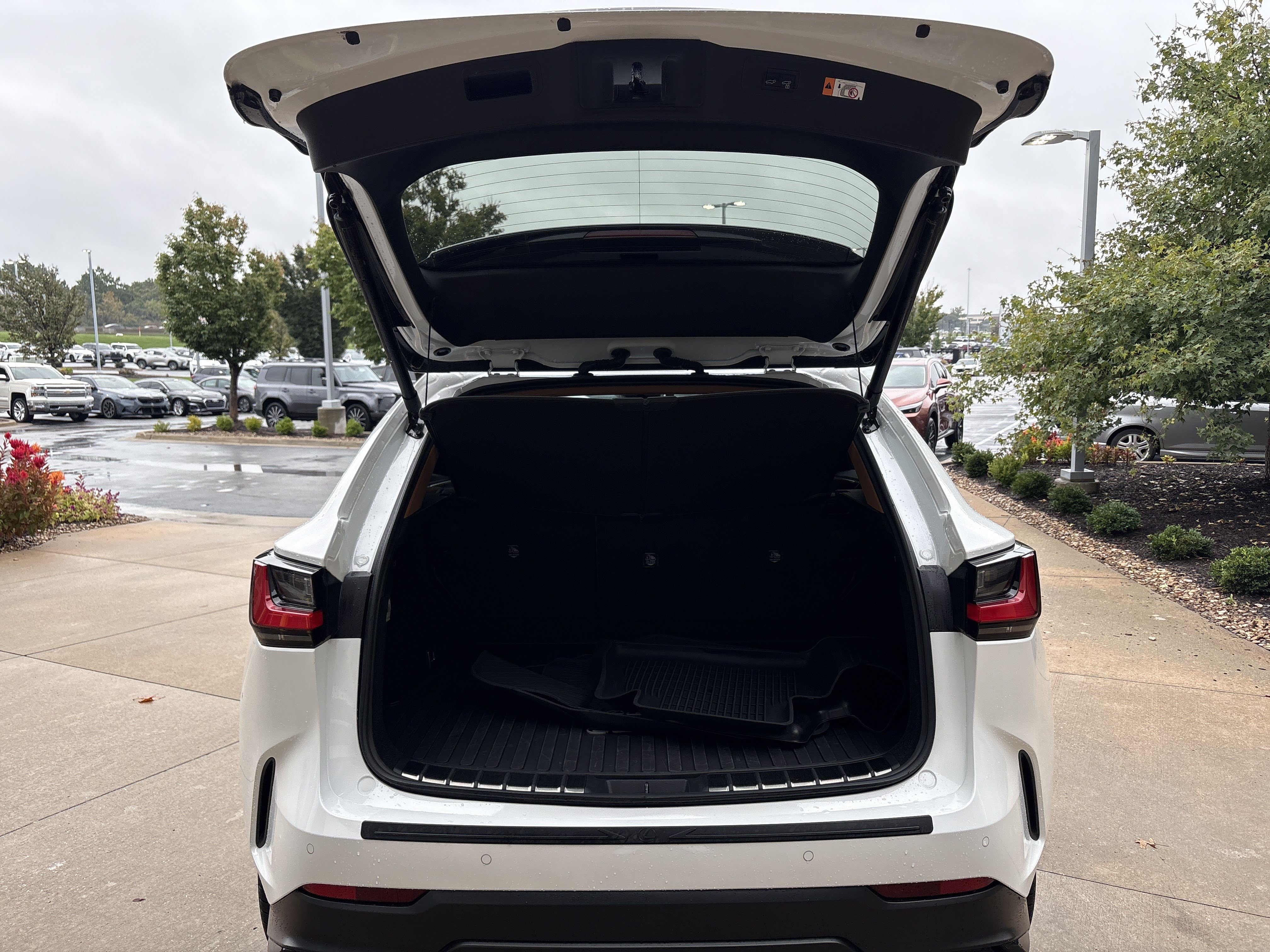 Certified 2026 Lexus NX 350 AWD w/ Accessory Package (2T) image 32