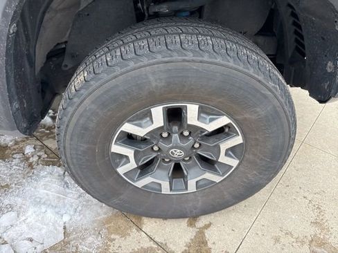 Used 2023 Toyota Tacoma TRD Off-Road image 10